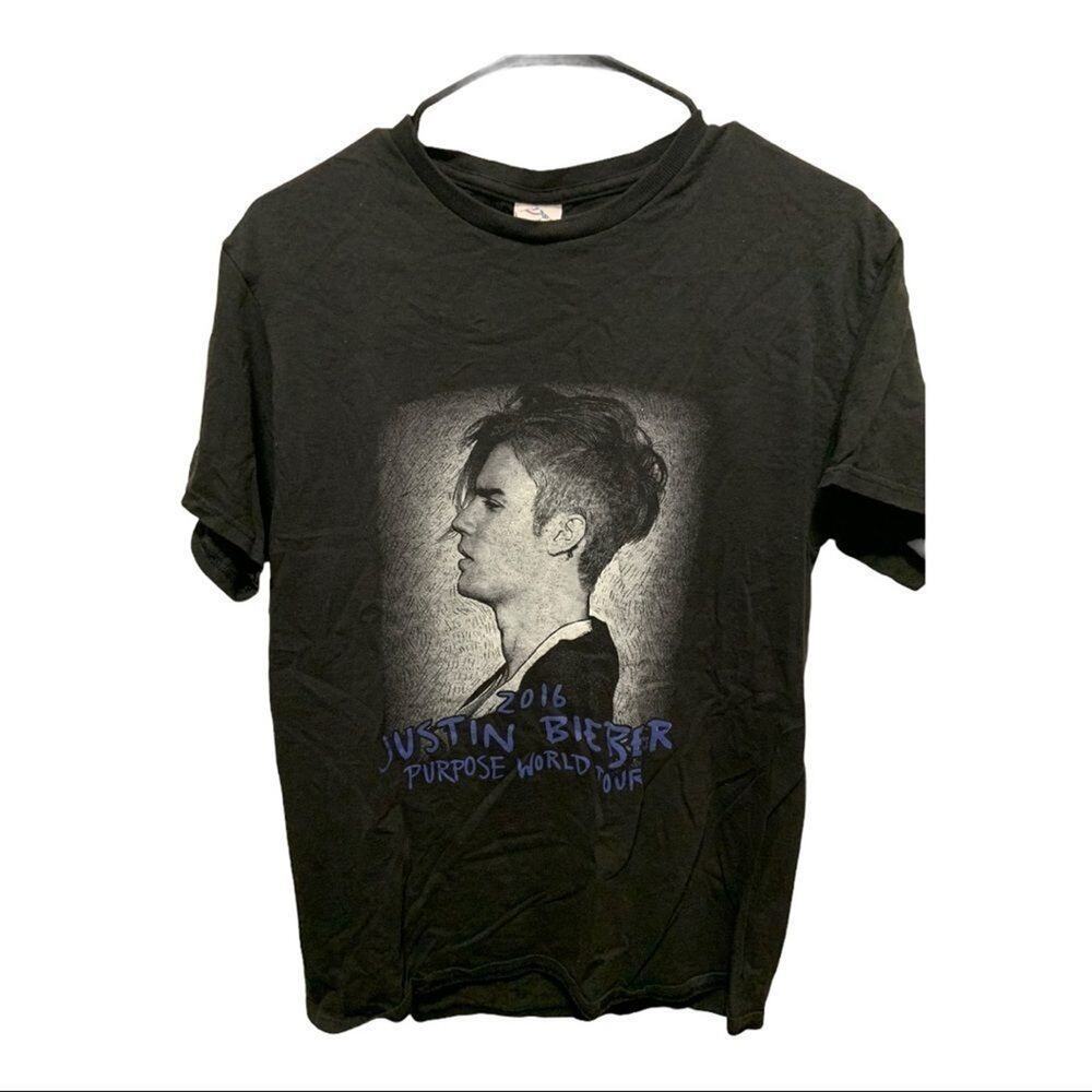 Justin Bieber 2016 tour shirt! Size M. Show your long time fandom!